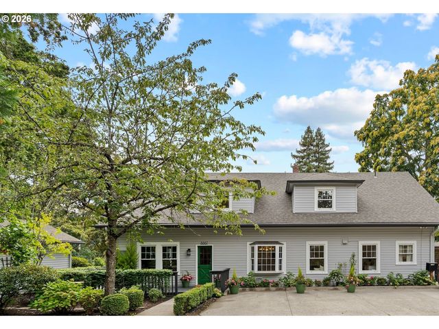 8867 Se 10TH Ave, Portland, OR 97202
