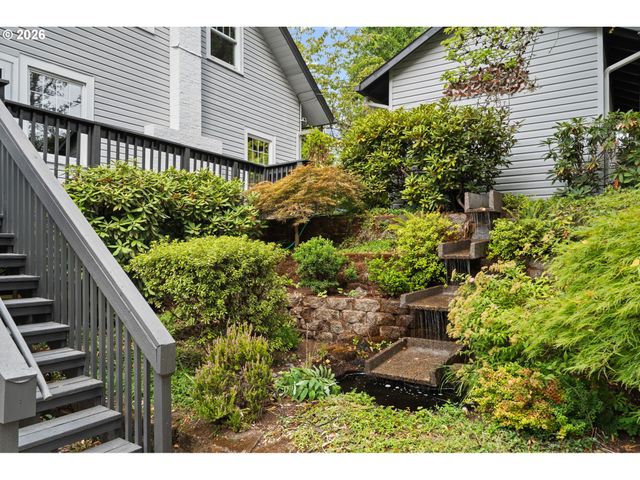 8867 Se 10TH Ave, Portland, OR 97202