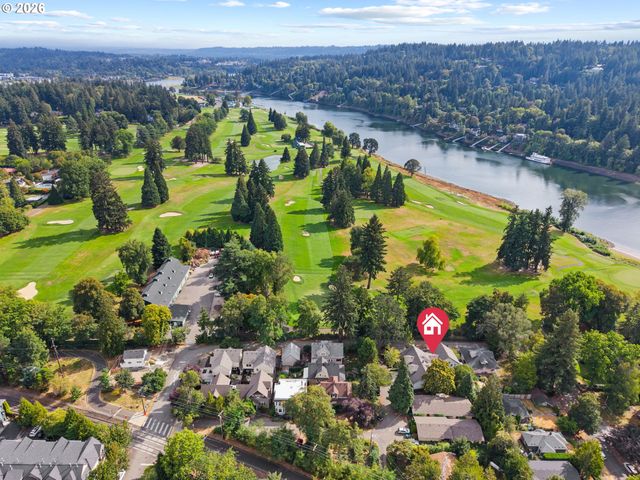 8867 Se 10TH Ave, Portland, OR 97202