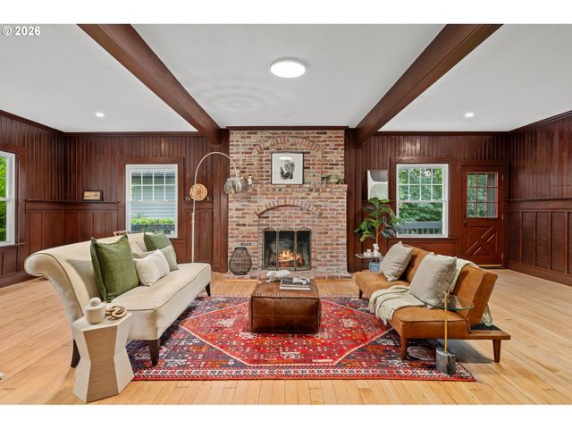 8867 Se 10TH Ave, Portland, OR 97202
