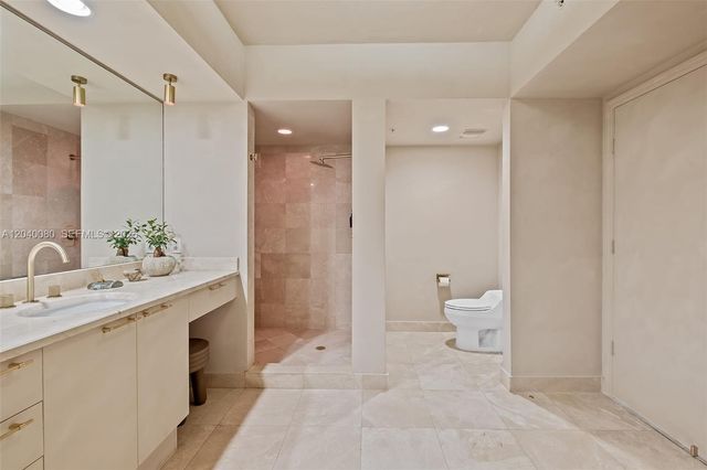 14951 Royal Oaks Lane 1202, North Miami, FL 33181