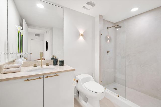 14951 Royal Oaks Lane 1202, North Miami, FL 33181