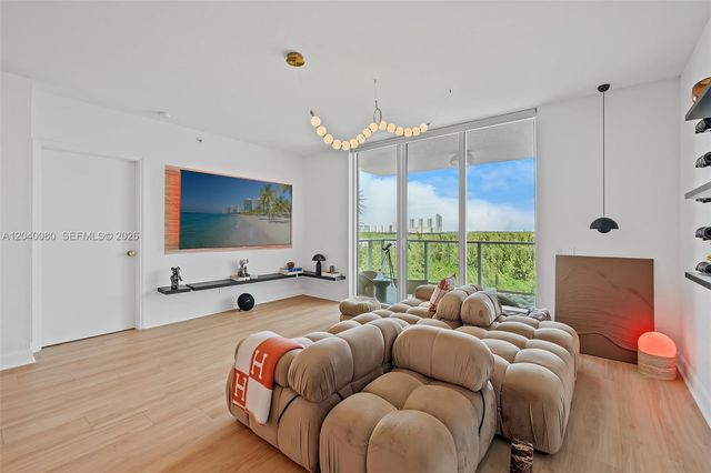 14951 Royal Oaks Lane 1202, North Miami, FL 33181