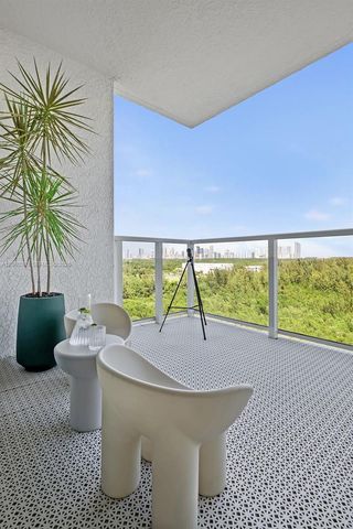 14951 Royal Oaks Lane 1202, North Miami, FL 33181