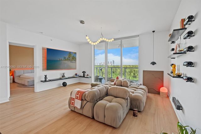 14951 Royal Oaks Lane 1202, North Miami, FL 33181