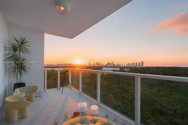 14951 Royal Oaks Lane 1202, North Miami, FL 33181