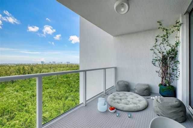 14951 Royal Oaks Lane 1202, North Miami, FL 33181