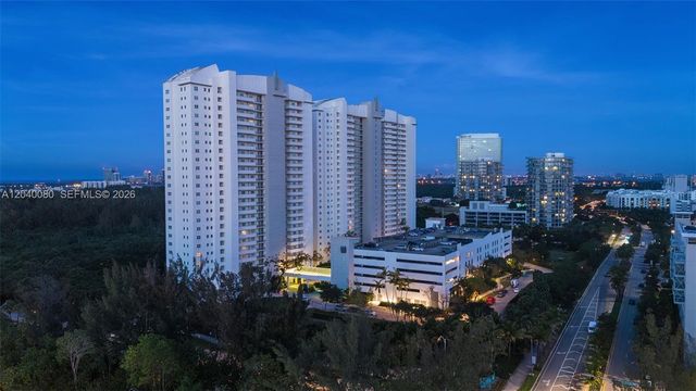 14951 Royal Oaks Lane 1202, North Miami, FL 33181