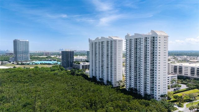 14951 Royal Oaks Lane 1202, North Miami, FL 33181