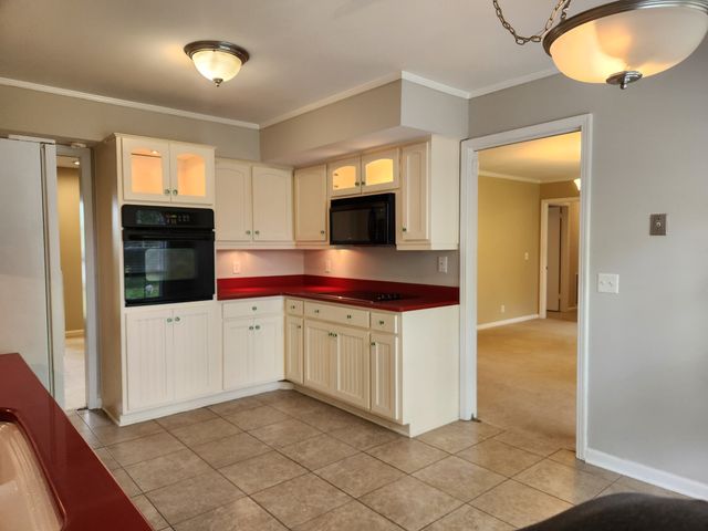 3824 Lake Aire Ct, Nashville, TN 37217