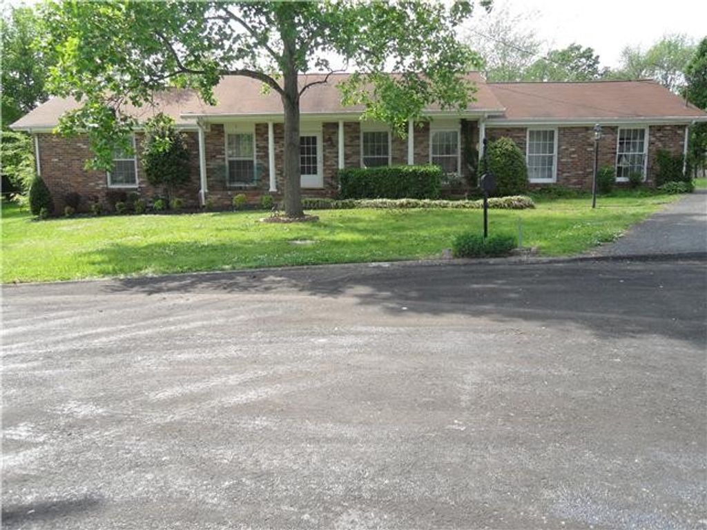 3824 Lake Aire Ct, Nashville, TN 37217