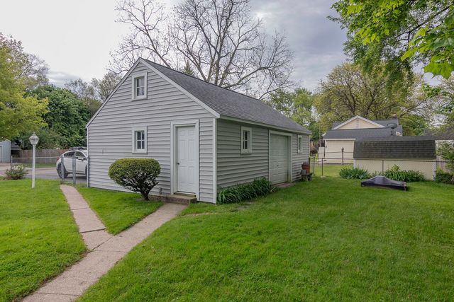 1334 Homecrest Avenue, Kalamazoo, MI 49001