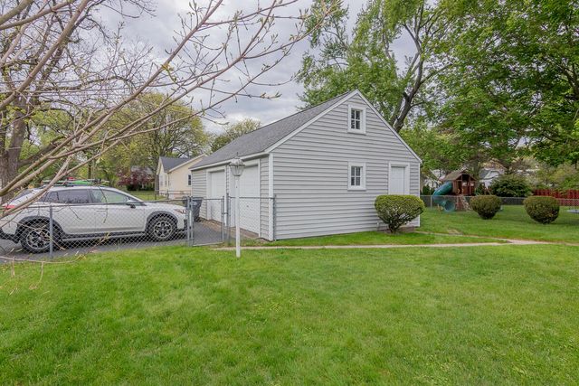 1334 Homecrest Avenue, Kalamazoo, MI 49001