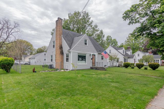 1334 Homecrest Avenue, Kalamazoo, MI 49001