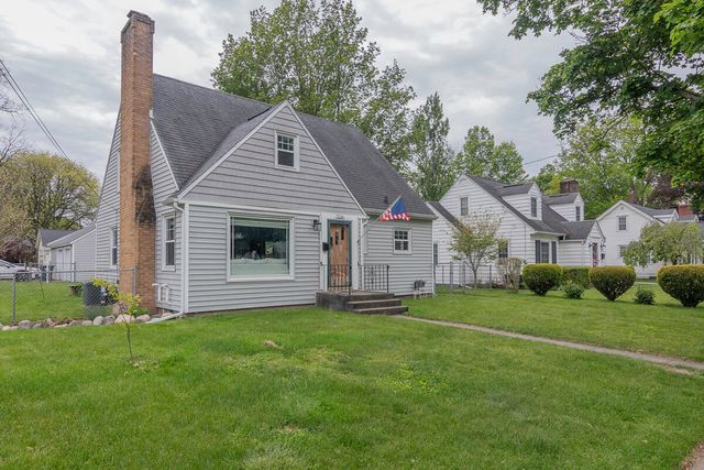 1334 Homecrest Avenue, Kalamazoo, MI 49001