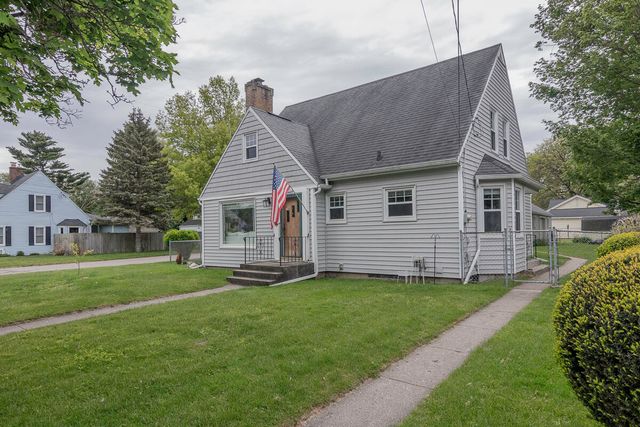 1334 Homecrest Avenue, Kalamazoo, MI 49001