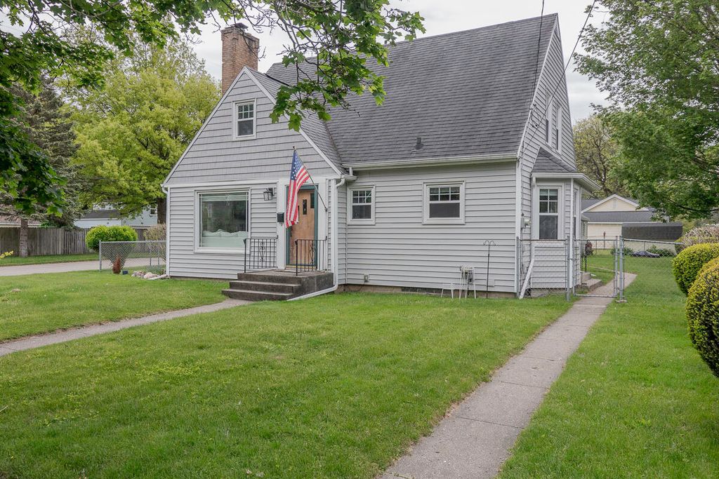 1334 Homecrest Avenue, Kalamazoo, MI 49001