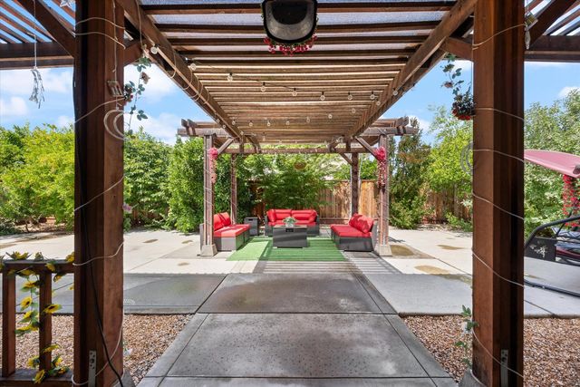 3080 Palmate Way, Sacramento, CA 95834