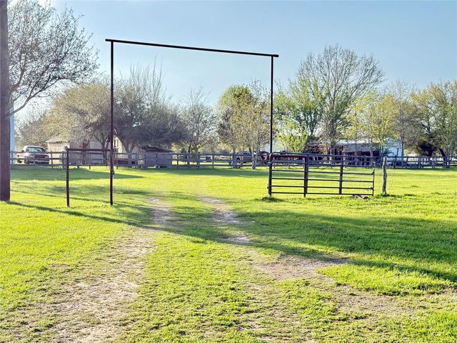 29921 Waller Spring Creek Road, Waller, TX 77484