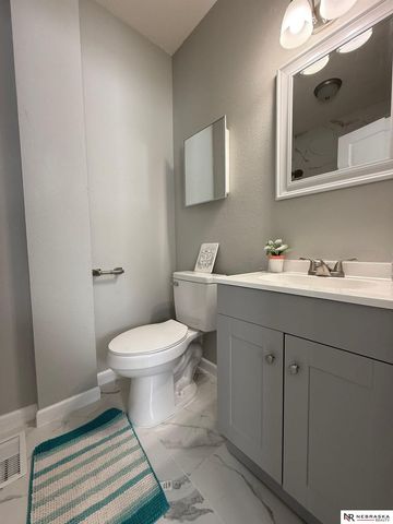 1446 S 11th Street, Lincoln, NE 68502