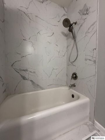 1446 S 11th Street, Lincoln, NE 68502