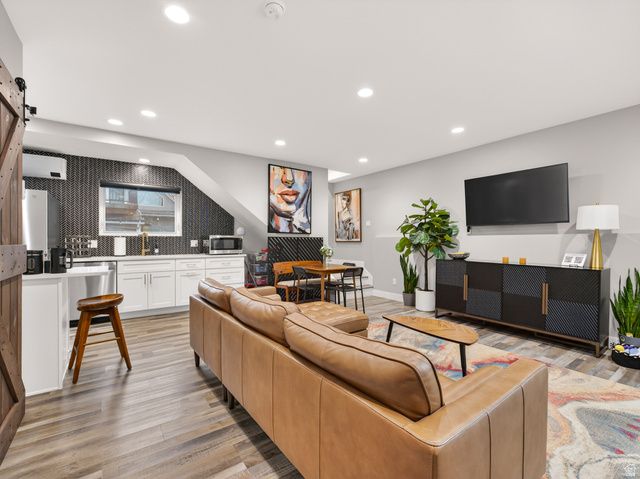 823 S 900 E, Salt Lake City, UT 84102