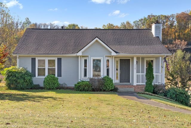 714 W Creek Dr, Clarksville, TN 37040