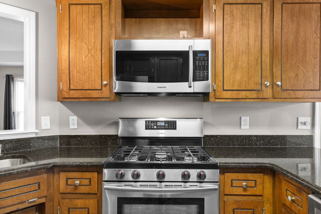 714 W Creek Dr, Clarksville, TN 37040