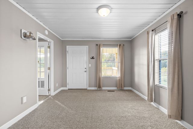 714 W Creek Dr, Clarksville, TN 37040