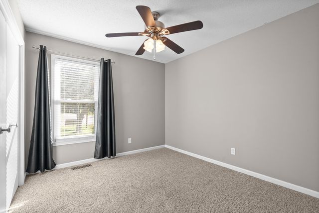 714 W Creek Dr, Clarksville, TN 37040