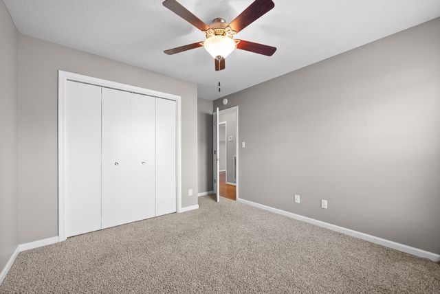 714 W Creek Dr, Clarksville, TN 37040