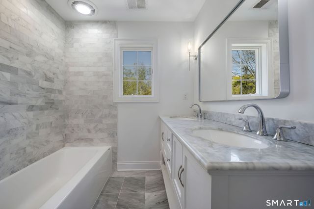 9 Sunset Ridge Drive, Guilford, CT 06437