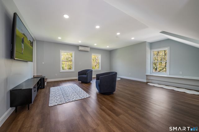 9 Sunset Ridge Drive, Guilford, CT 06437
