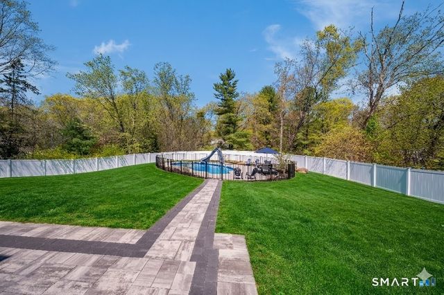 9 Sunset Ridge Drive, Guilford, CT 06437