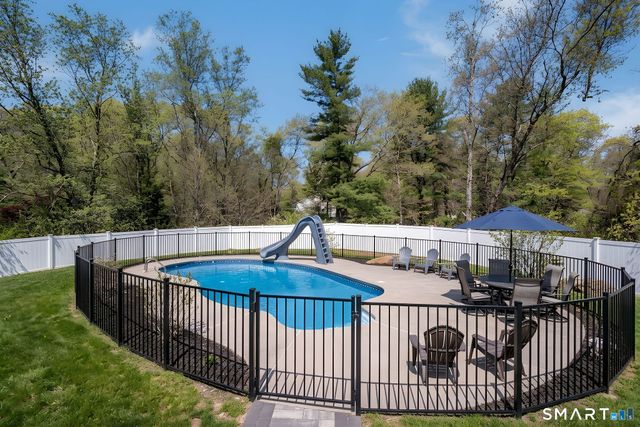 9 Sunset Ridge Drive, Guilford, CT 06437
