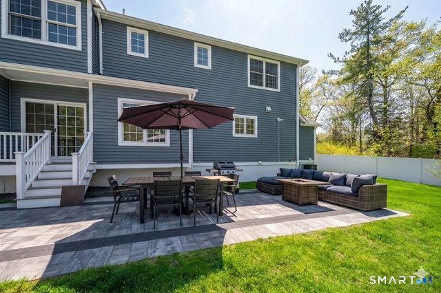 9 Sunset Ridge Drive, Guilford, CT 06437
