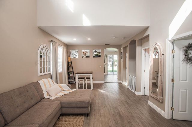 9355 Bennoel Way, Elk Grove, CA 95758