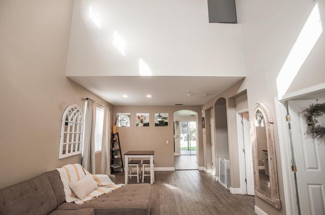 9355 Bennoel Way, Elk Grove, CA 95758