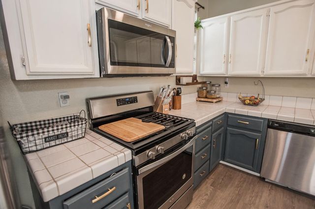 9355 Bennoel Way, Elk Grove, CA 95758