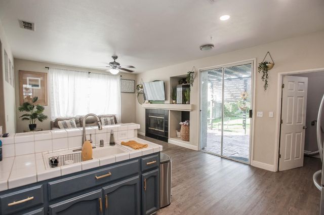 9355 Bennoel Way, Elk Grove, CA 95758