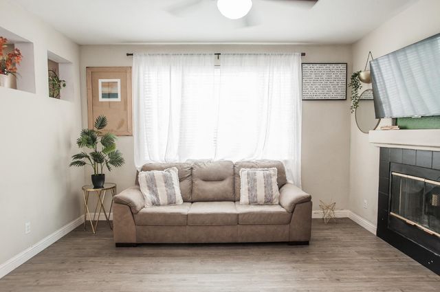 9355 Bennoel Way, Elk Grove, CA 95758