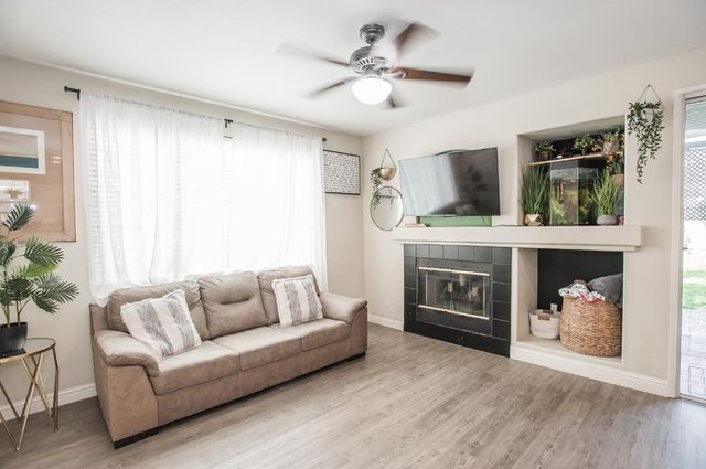 9355 Bennoel Way, Elk Grove, CA 95758