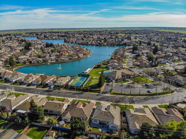 9355 Bennoel Way, Elk Grove, CA 95758