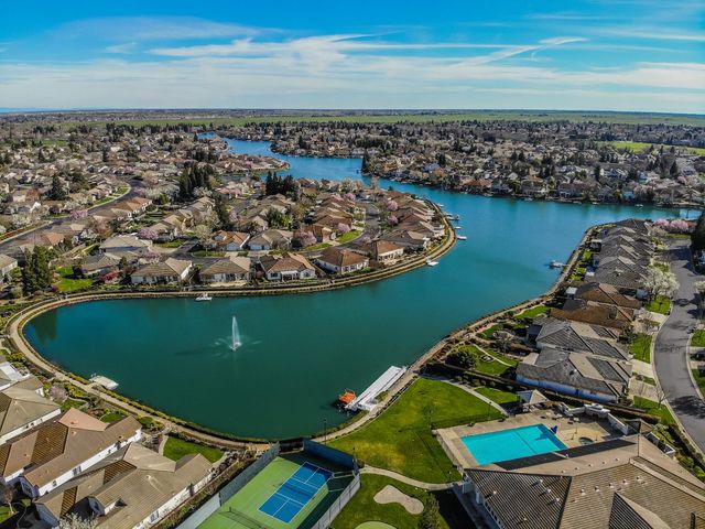 9355 Bennoel Way, Elk Grove, CA 95758