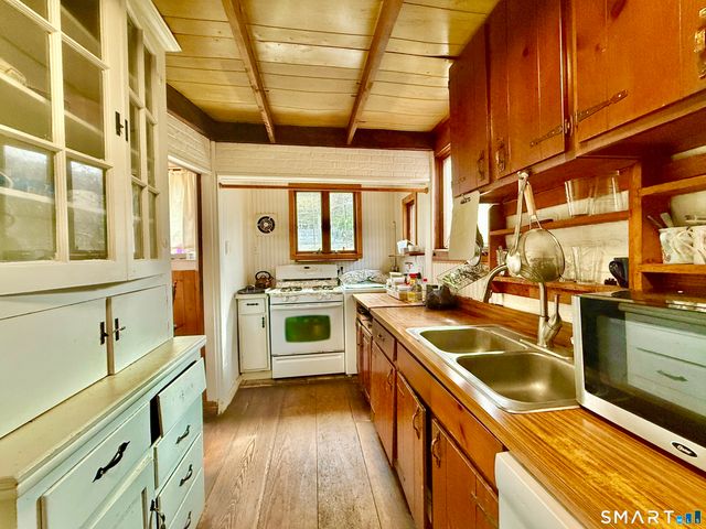 37 Brooklawn Avenue, Norwalk, CT 06854