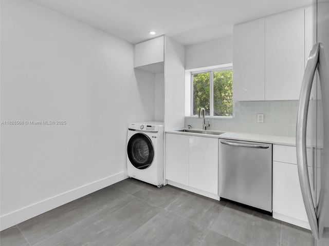 11900 N Bayshore Dr 1-8, North Miami, FL 33181