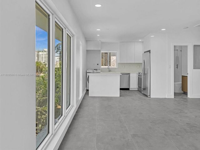 11900 N Bayshore Dr 1-8, North Miami, FL 33181