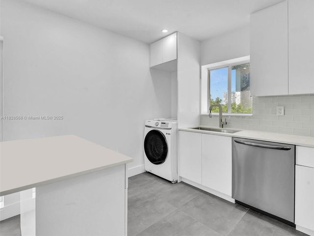 11900 N Bayshore Dr 1-8, North Miami, FL 33181