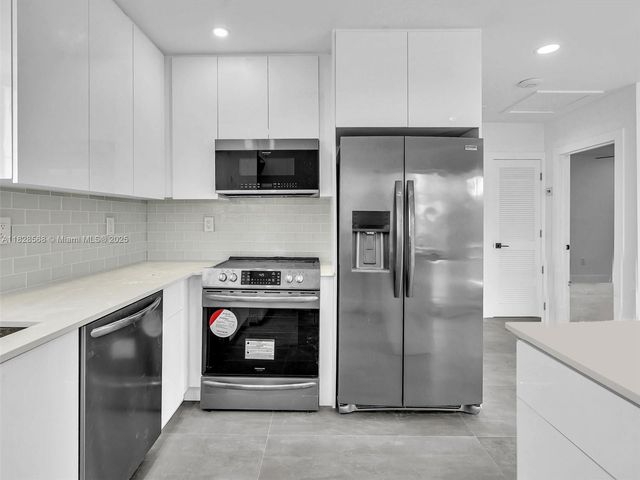 11900 N Bayshore Dr 1-8, North Miami, FL 33181