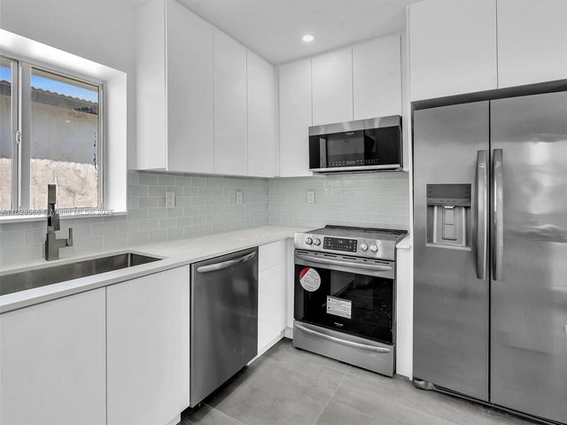 11900 N Bayshore Dr 1-8, North Miami, FL 33181